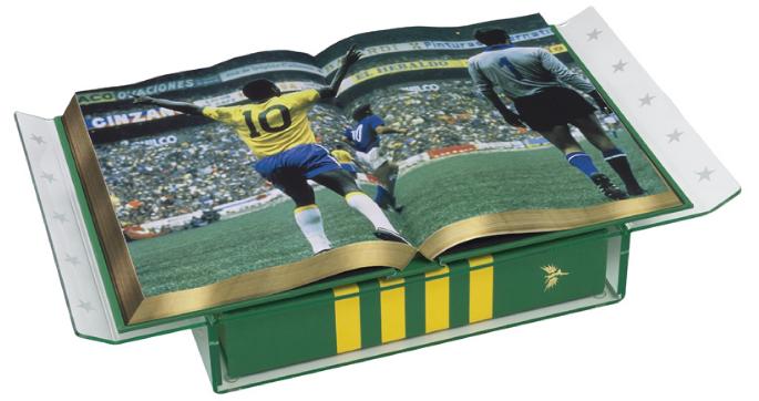 pele-collectable-book